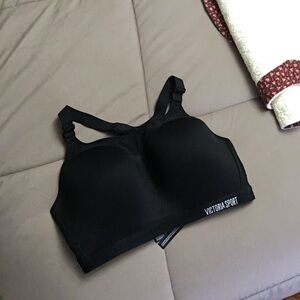 Victoria Sport Sports Bra Size 36DD